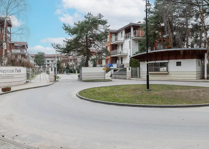 公寓 Neptun Park By Renters *